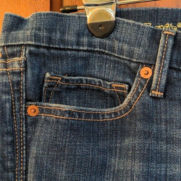 Levi's Straight 424 Jeans Medium Blue Lightly Distressed Size 9 - Picture 5 of 9